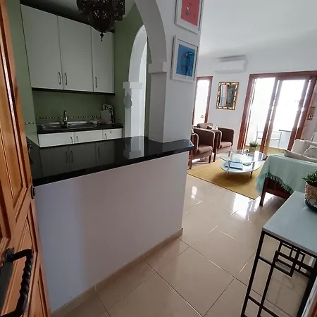 Carabeo Perla Pool Centro * Нерха
